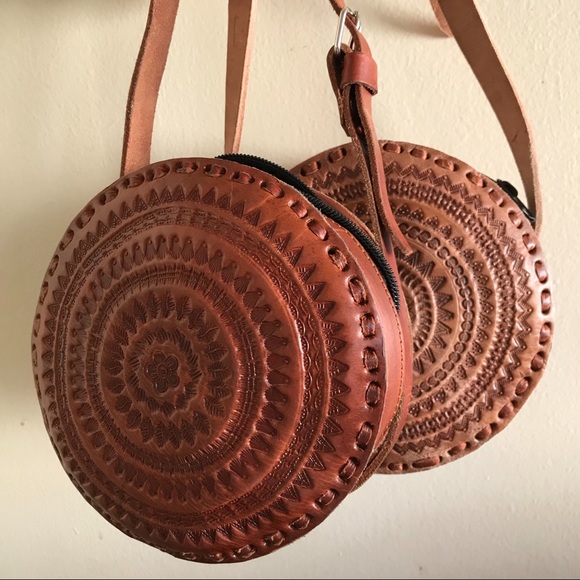 Small Leather Round Chiapas Bag - Picture 3 of 8